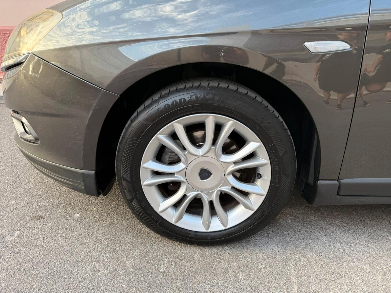 LANCIA DELTA PLATINO 1.6 MJT 120CV ALCANTARA NAVI CAM ANNO 2011