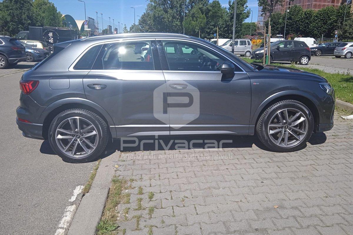 AUDI Q3 40 TFSI quattro S tronic S line edition