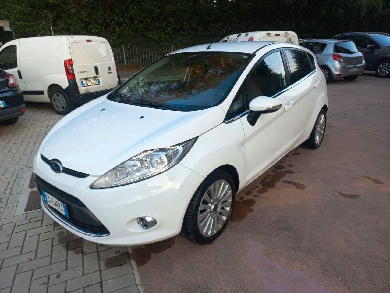 Ford Fiesta 1.4 96 CV AUTOMATICA TITANIUM
