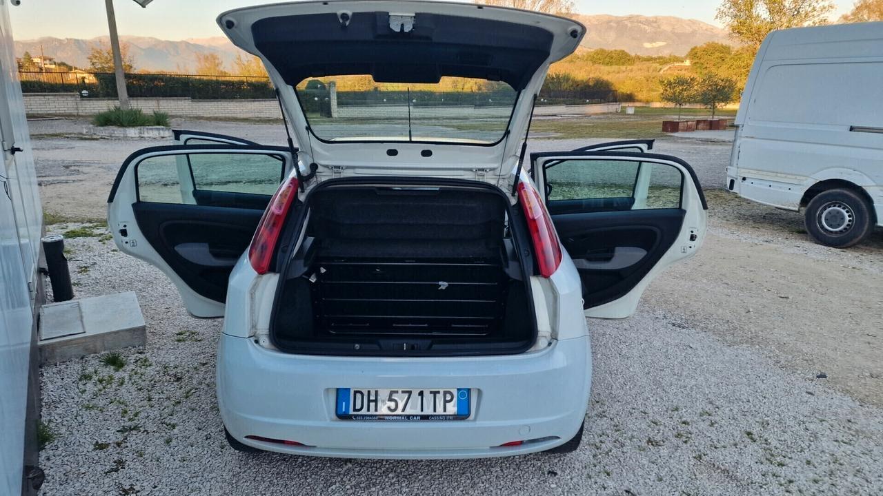 Fiat Grande Punto 1.3MJT 75 5p.Van Active 4pt