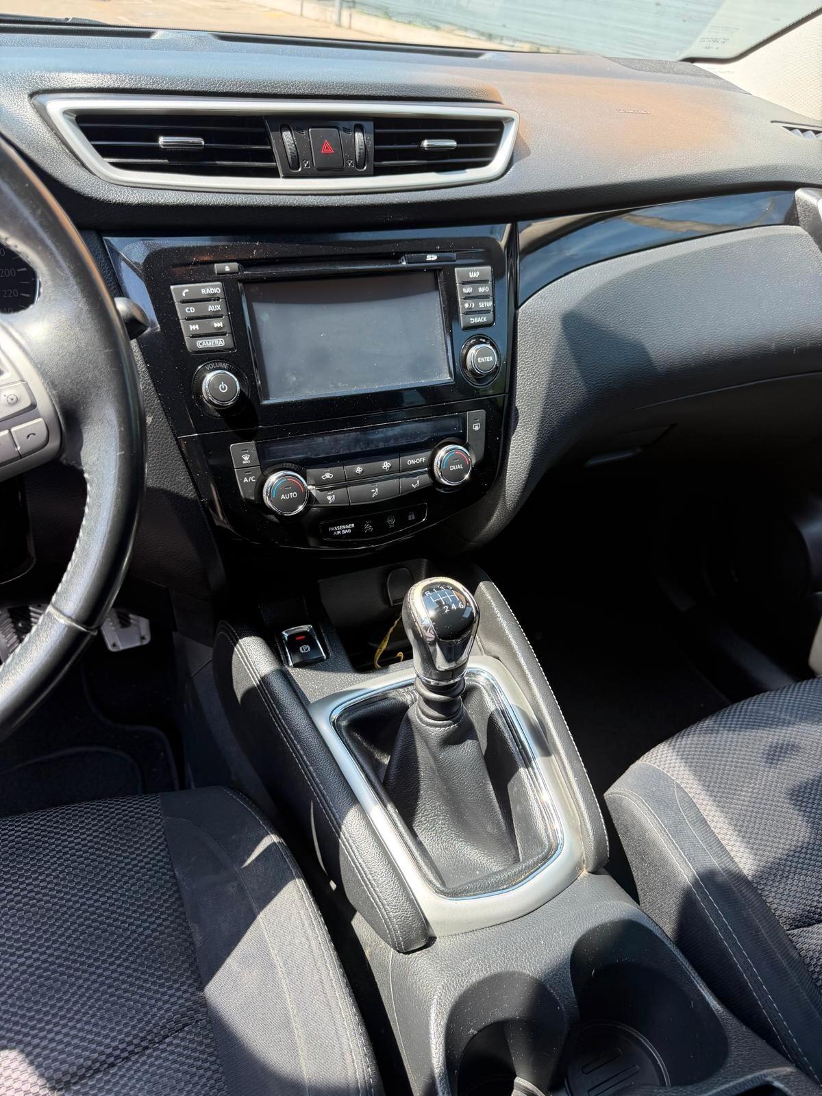 Nissan Qashqai 1.5 dci - TETTO - NAV. - 12 MESI DI GARANZIA -