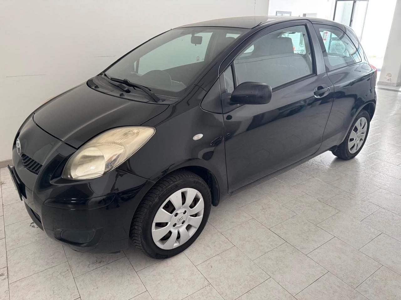 Toyota Yaris 1.0 3 porte Sol