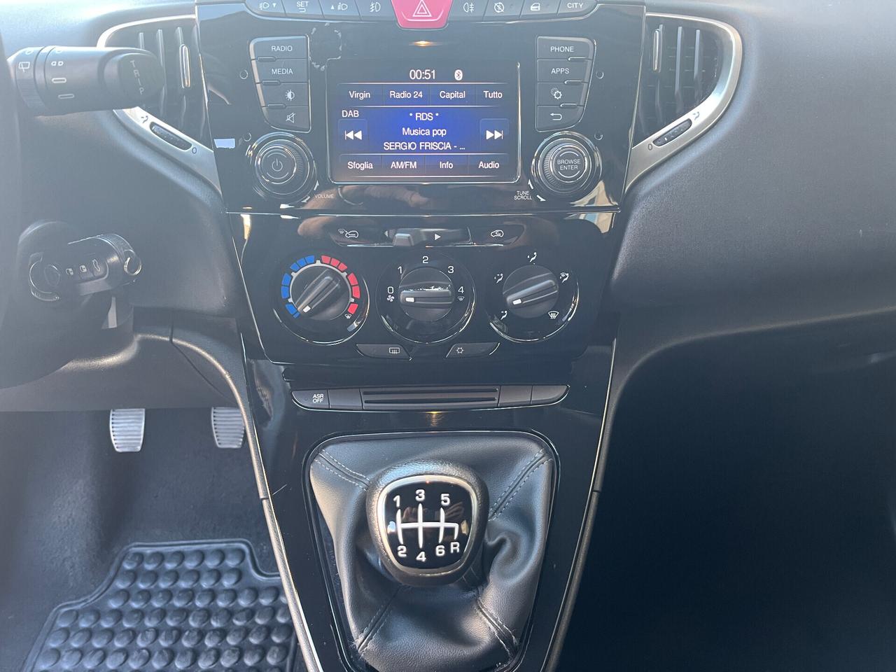 Lancia Ypsilon 1.0 Hybrid Gold 5 Posti