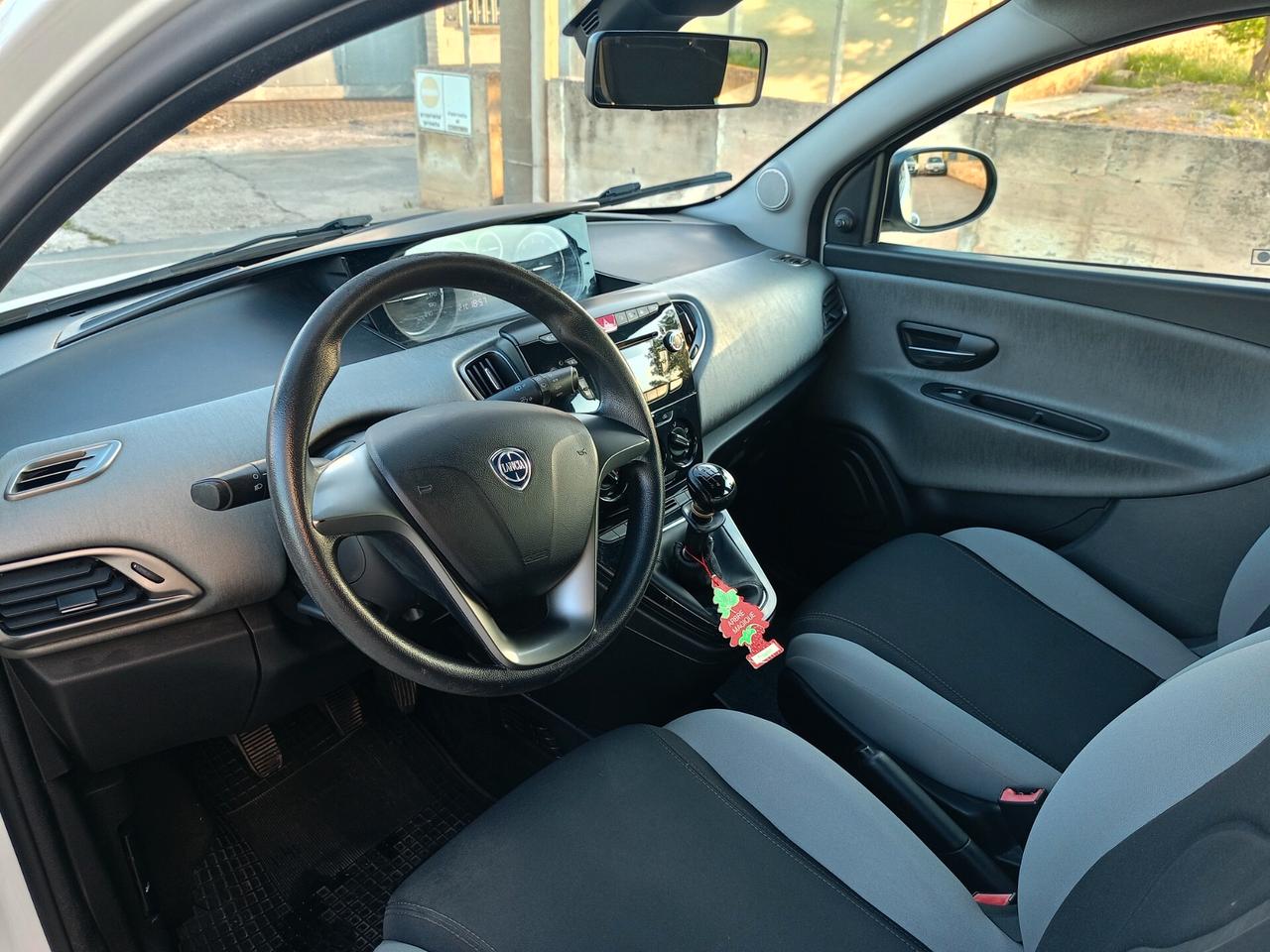 Lancia Ypsilon 1.200 5 porte