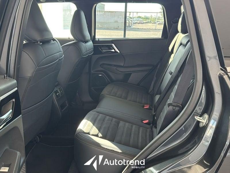 Mitsubishi Outlander PHEV 2.4L Plug-In Hybrid PHEV 306 CV AWD Intense