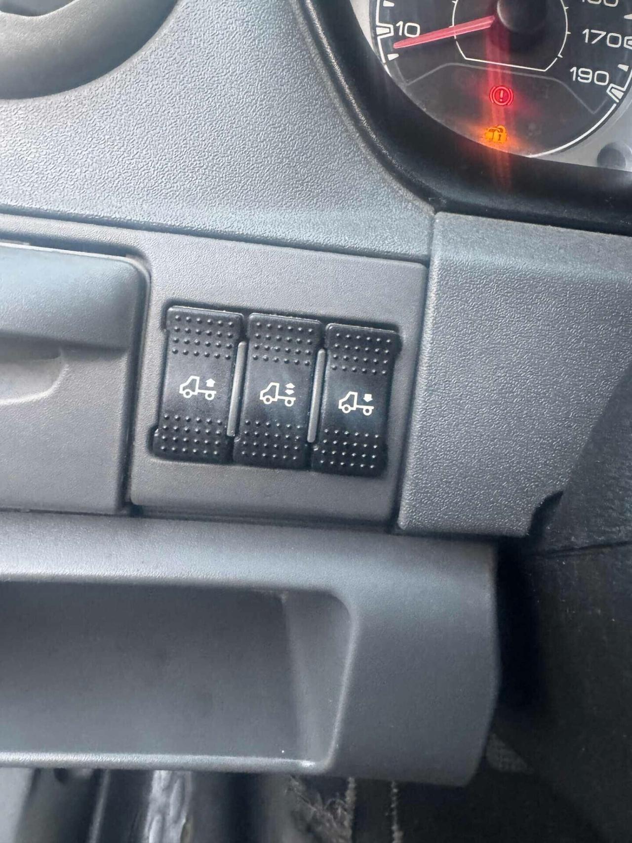 Iveco DAILY PATENTE C 3.0 DIESEL CABINATO