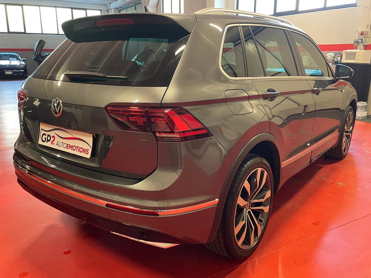 Volkswagen Tiguan 2.0 BiTDI SCR DSG 4MOTION Executive R-Line BMT