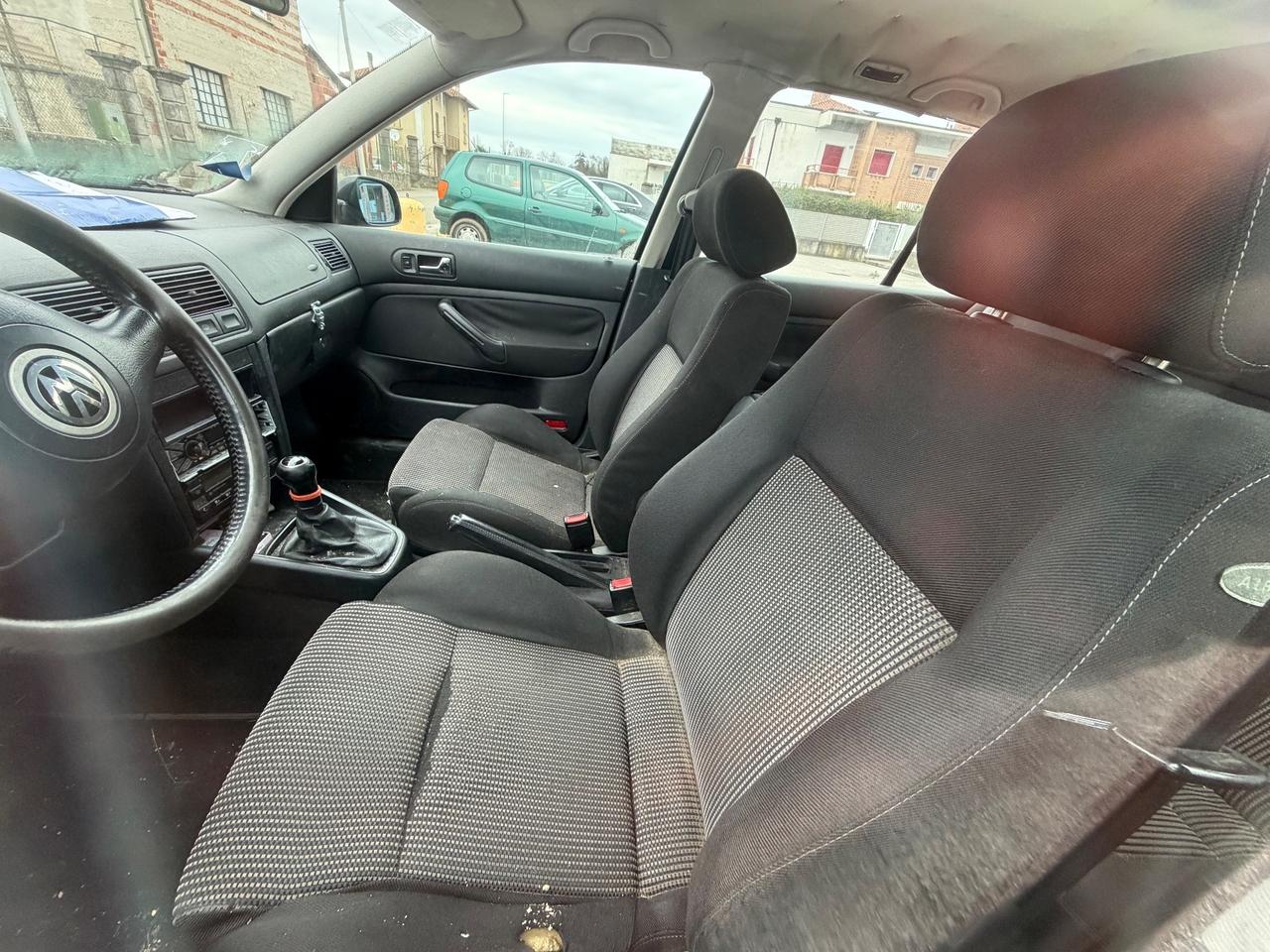 Volkswagen Golf 1.6 cat 5 porte