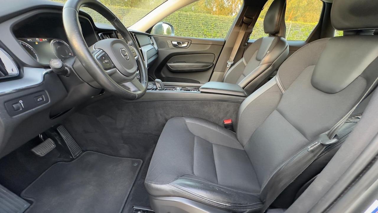 Volvo XC 60 XC60 D5 AWD Geartronic R-design