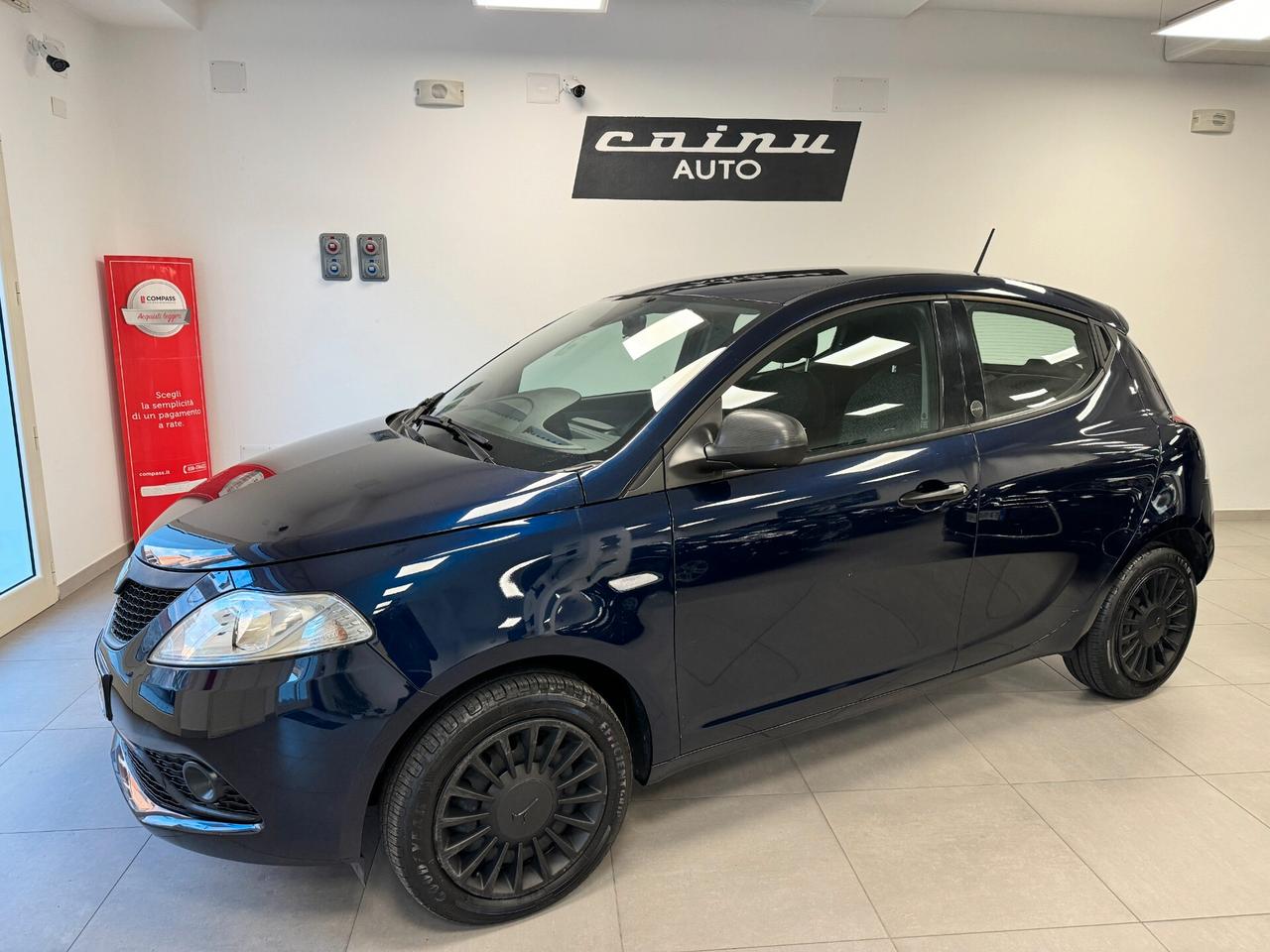 Lancia Ypsilon 1.0 FireFly 5 porte S&S Hybrid Ecochic Silver