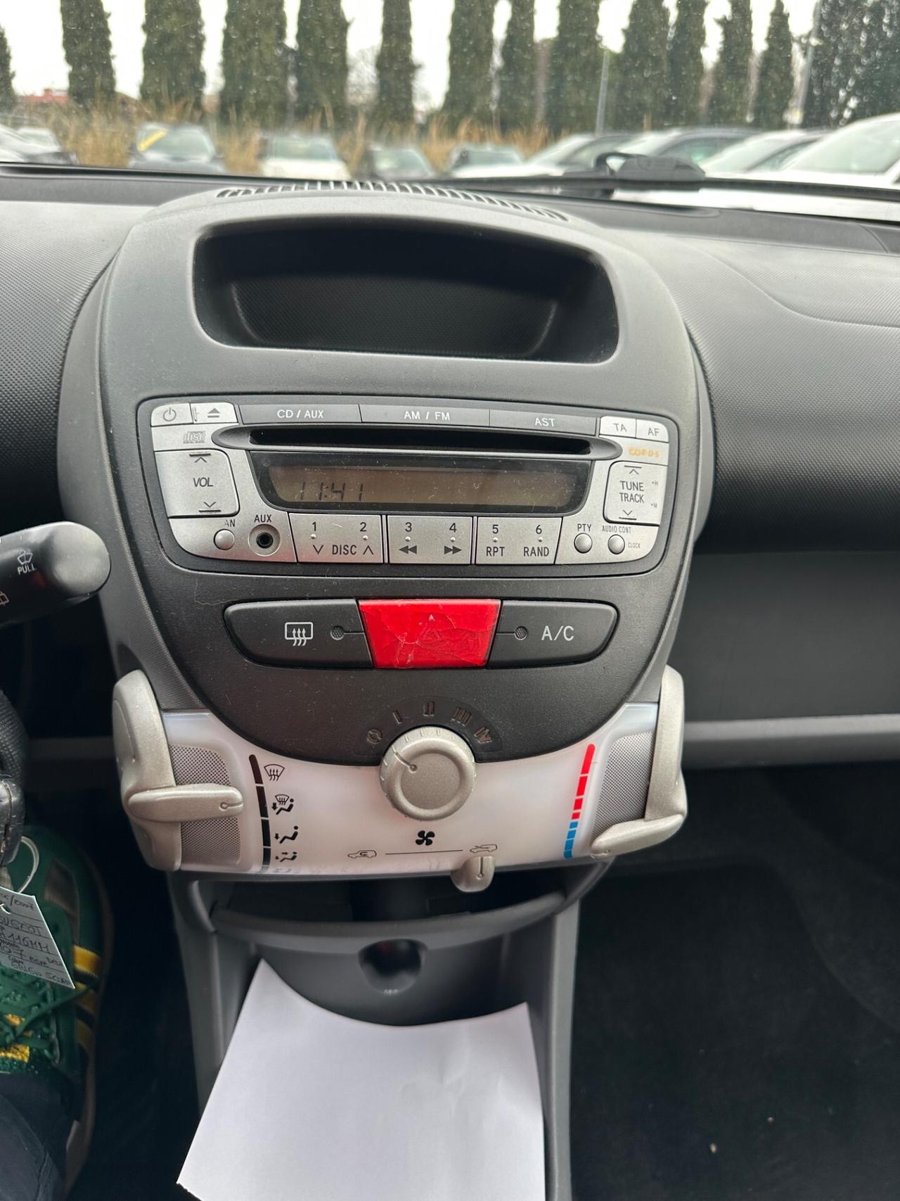 Peugeot 107 1.0 benzina 68CV 5p.