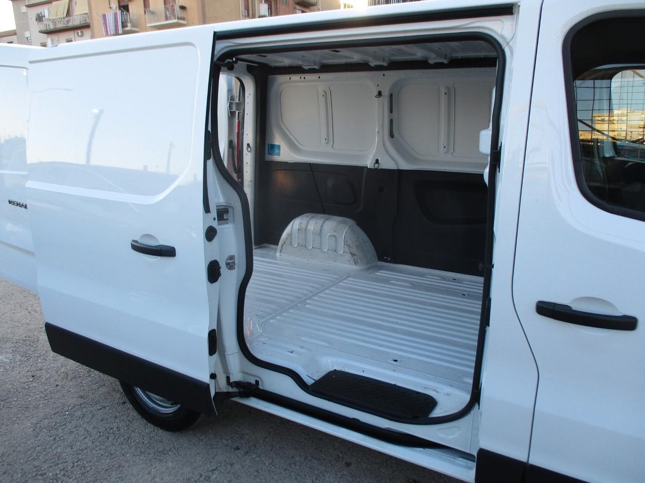 RENAULT TRAFIC 1.6 DCI PARL AL NUOVO 2019