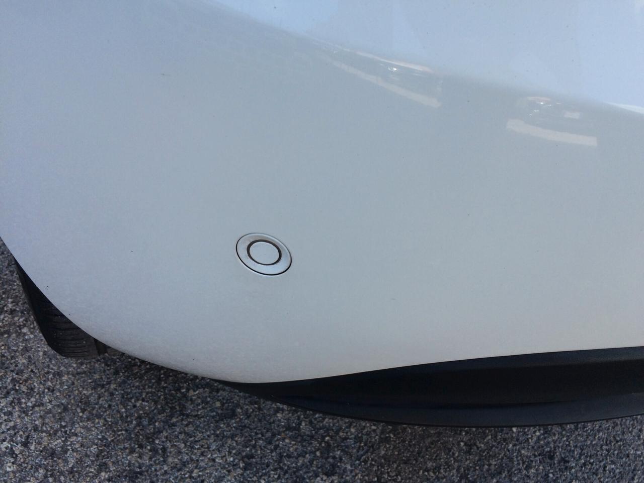 Lancia Ypsilon 1.2 69 CV 5 porte GPL Gold tagliandata distribuzione eseguita a km 138000 garanzia !