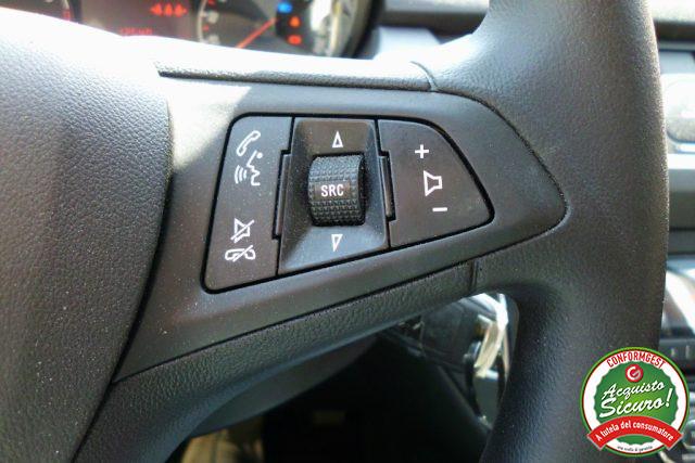 OPEL Corsa 1.2 5 porte Cosmo