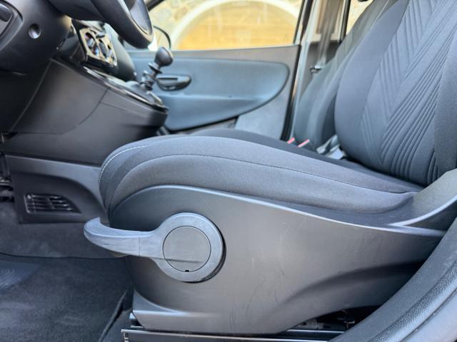 LANCIA Ypsilon GOLD+NAVI CARPLAY+SENSORI+LED