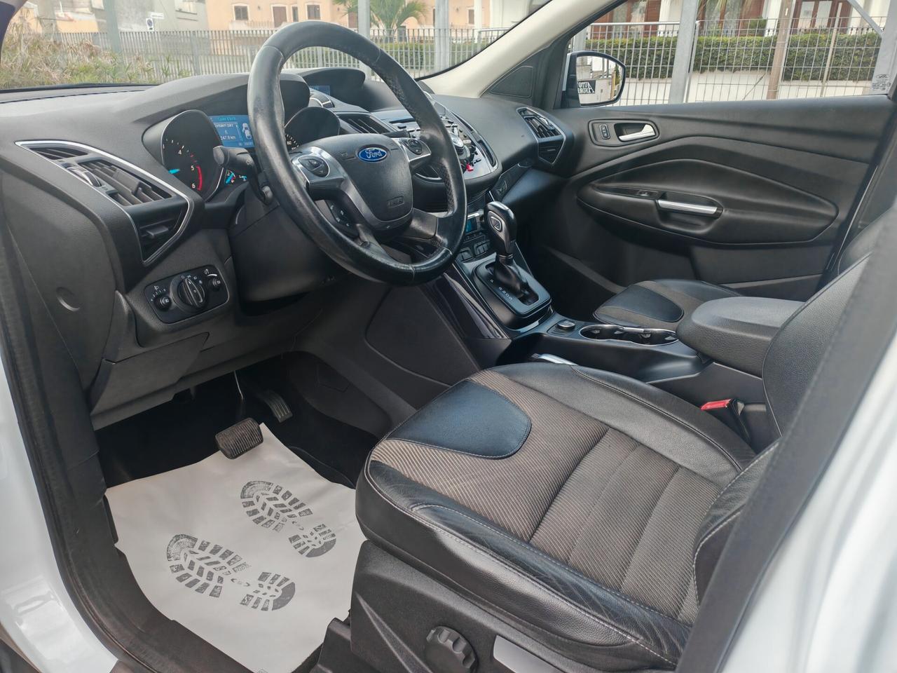 Ford Kuga 2.0 TDCI tetto navig cam pelle 2013