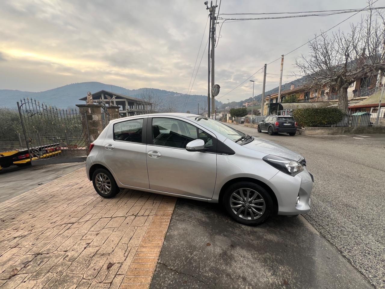 Toyota Yaris 1.0 5 porte Lounge