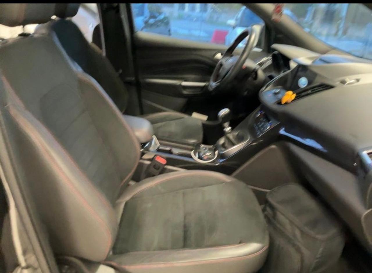 Ford Kuga 1.5 EcoBoost 120 CV S&S 2WD ST-Line