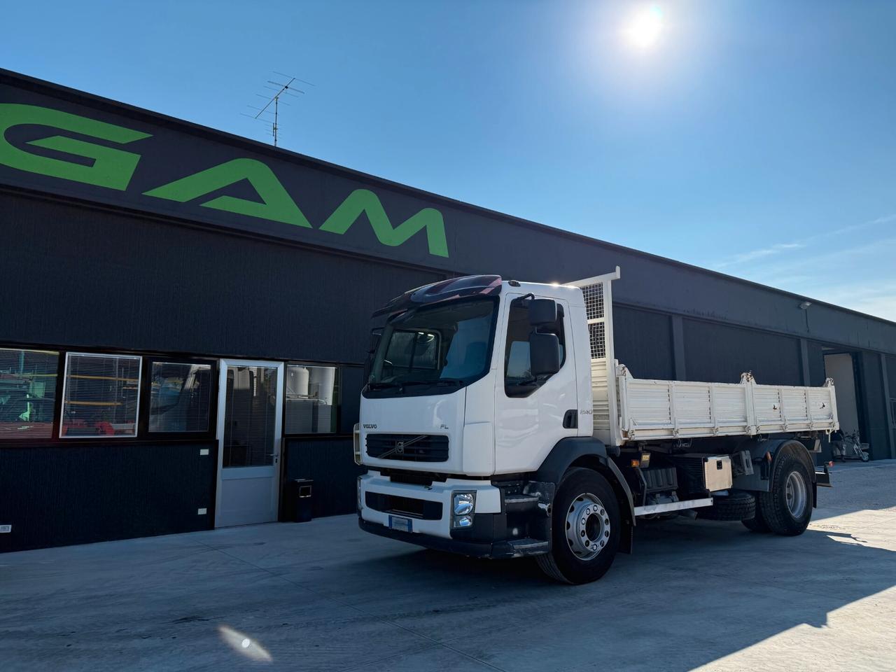 Volvo FL240 ribaltabile 5.10m 4x2 Euro4