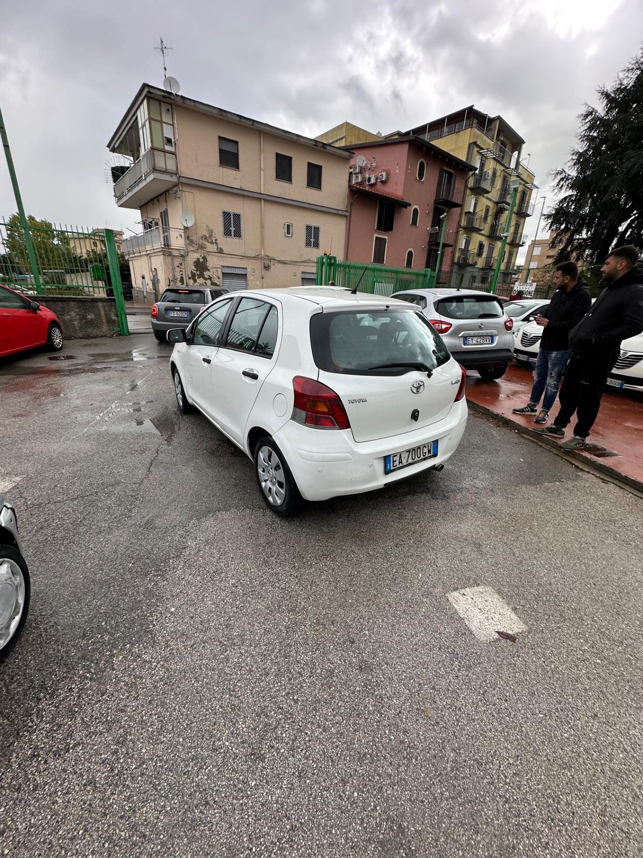 Toyota Yaris 1.0 5 porte Sol