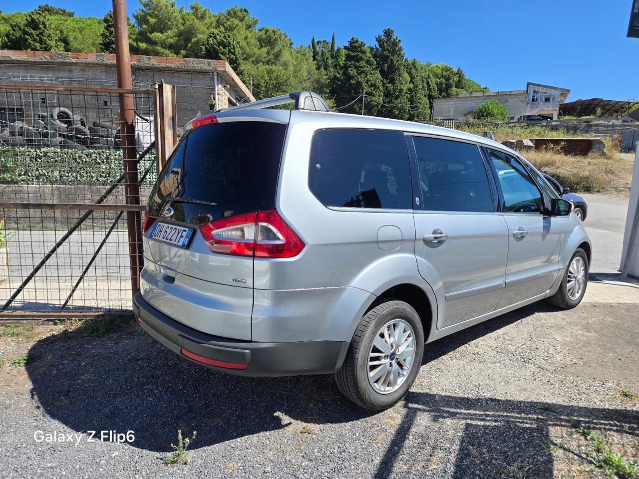 Ford Galaxy 2.0 TDCi 140 CV Ghia DPF