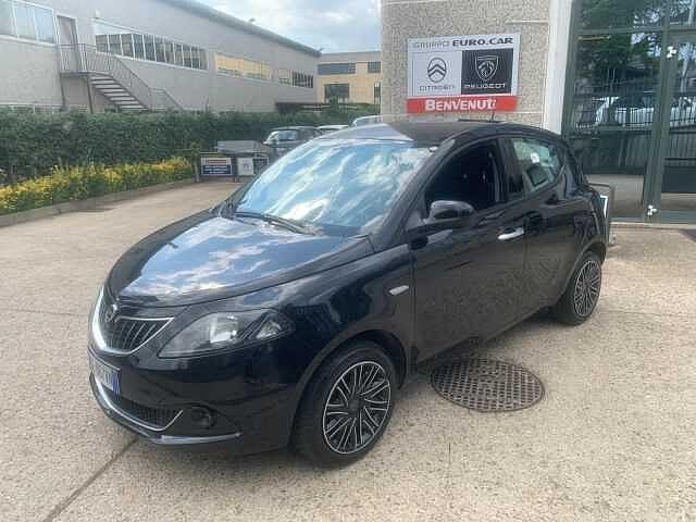 Lancia Ypsilon Gold Hybrid 1.0 FireFly