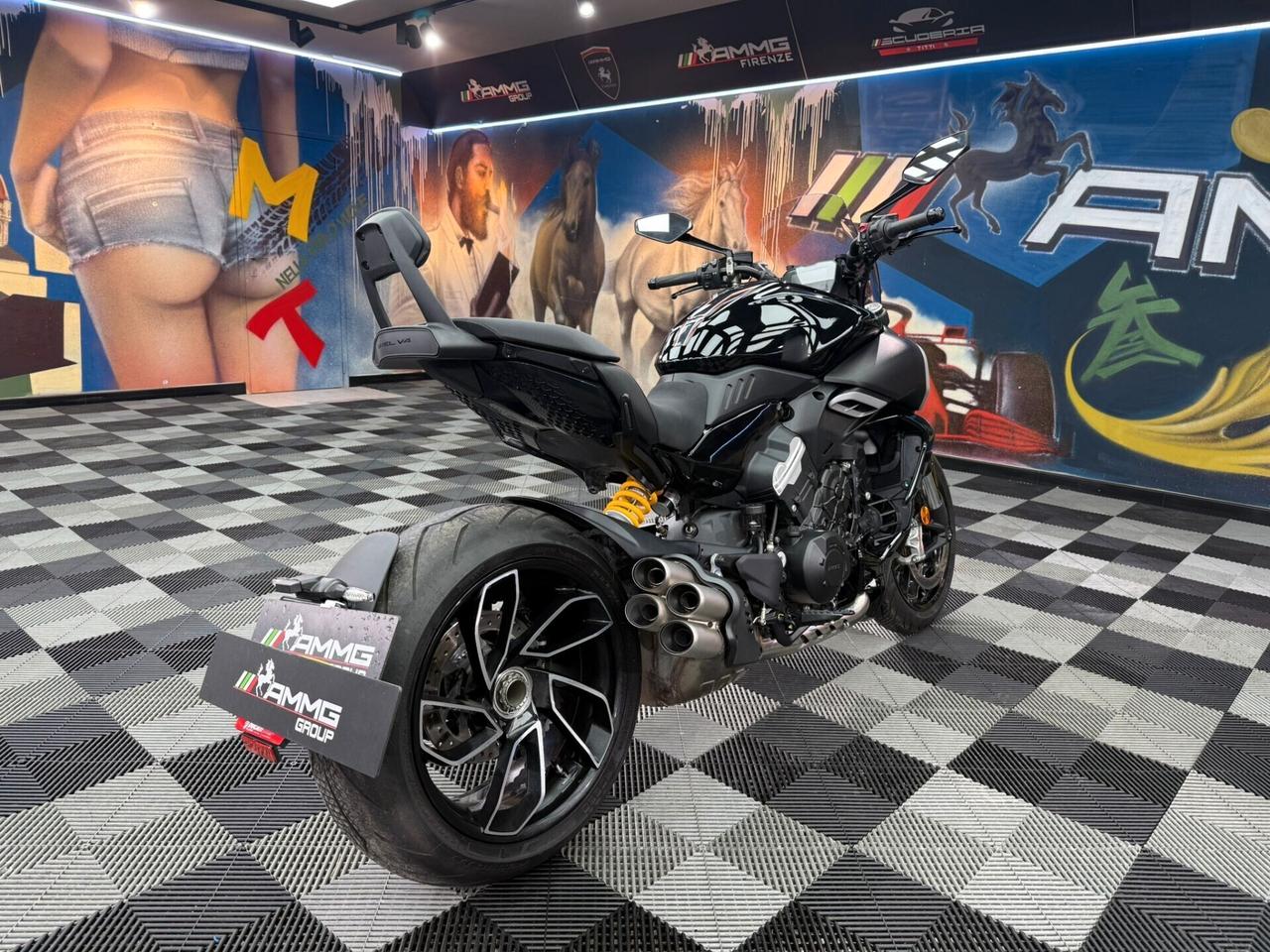 Ducati Diavel V4 (34050)