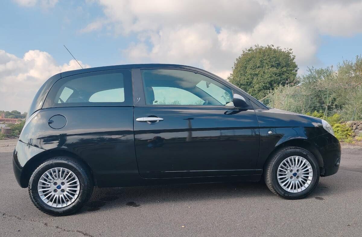 Lancia Ypsilon 1.2 Argento