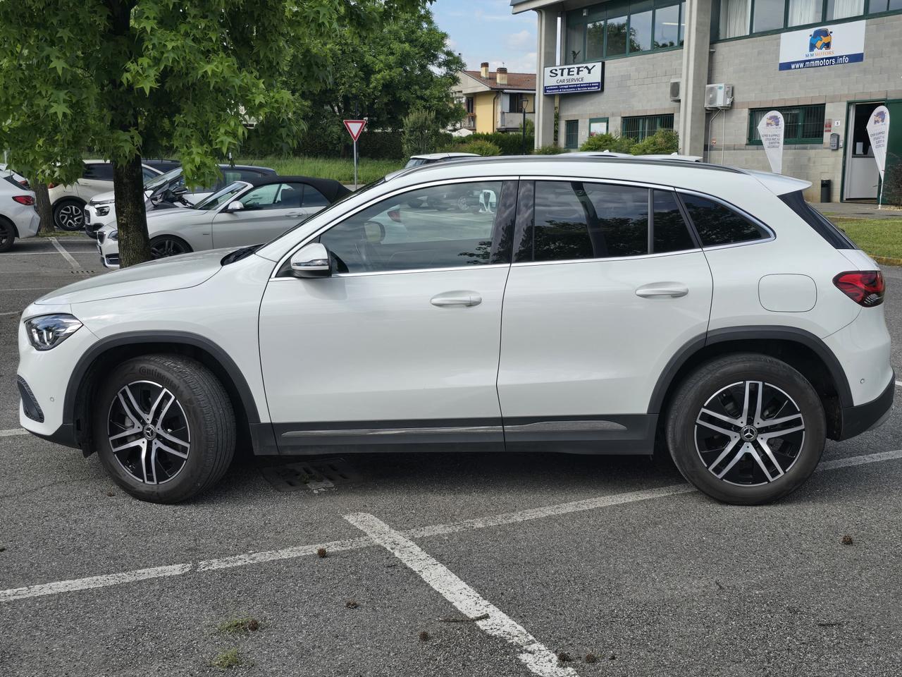 MERCEDES-BENZ GLA 200