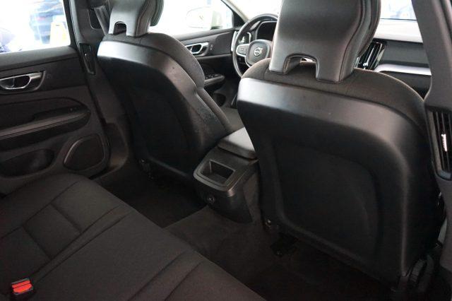 VOLVO V60 D3 Momentum Business Uniprop. Ufficiale Italia