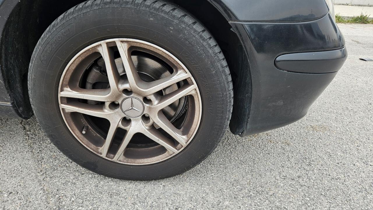 Mercedes-benz E 270 CDI cat Elegance