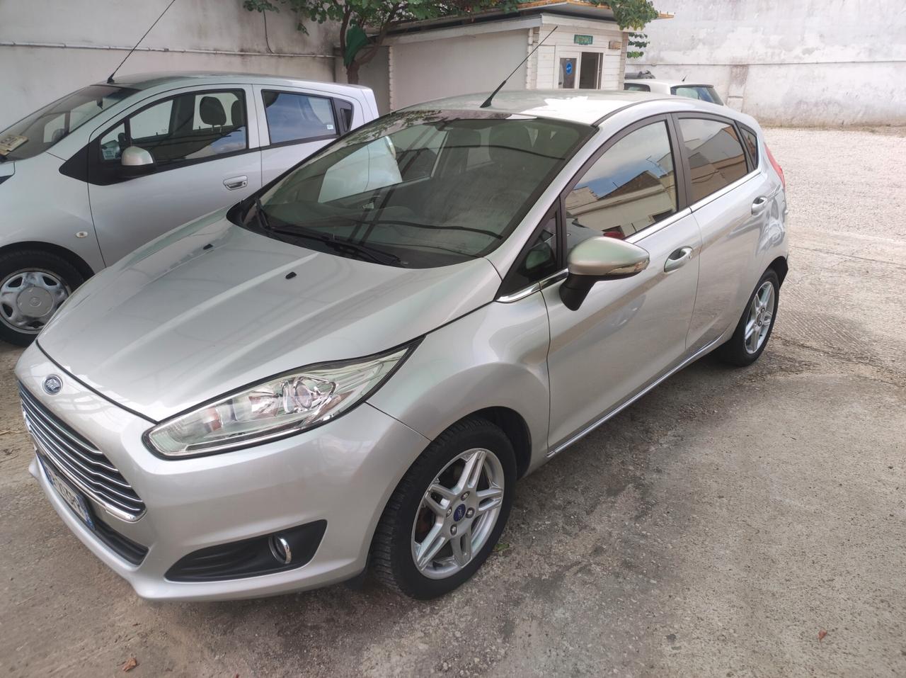 Ford Fiesta 1.5 TDCi 75CV 5 porte Titanium