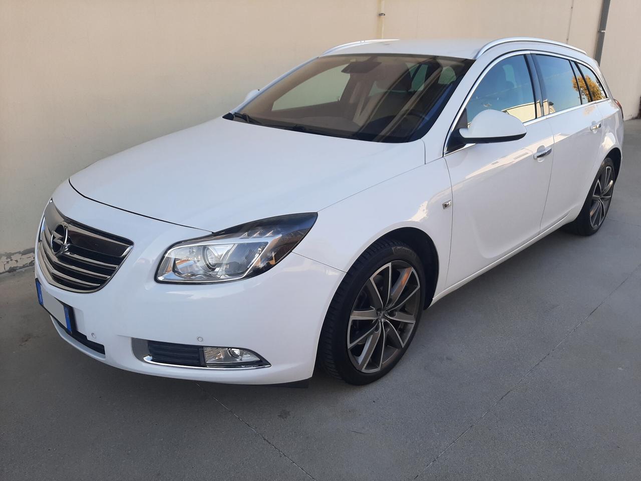 Opel Insignia 2.0 Turbo 220cv Sports Tourer Cosmo