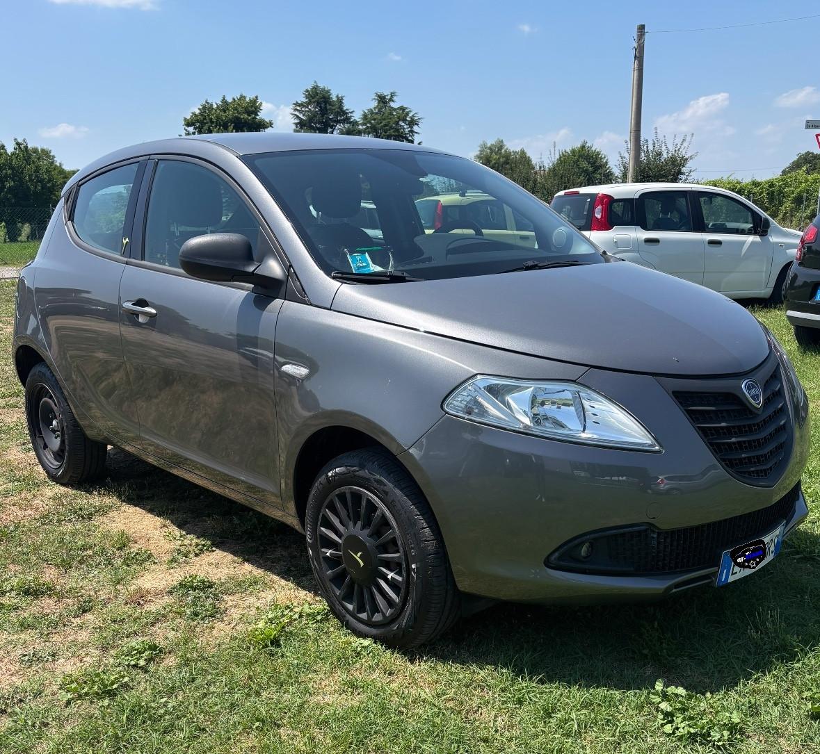 Lancia Ypsilon 0.9 TwinAir 85 CV 5 porte Metano Ecochic Gold