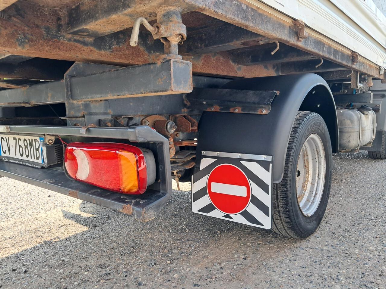 CABSTAR 3.0 RIBALTABILE TRILATERALE