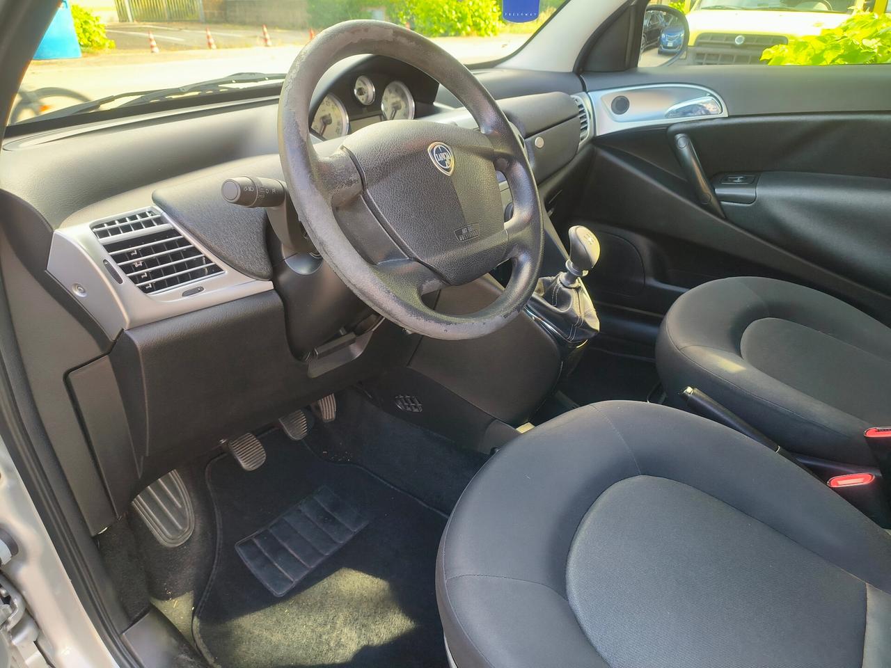 Lancia Ypsilon 1.2 69 CV New Oro