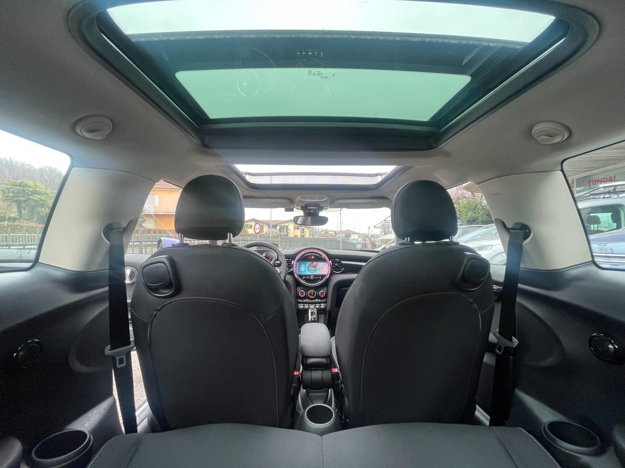 Mini IV F56 3p 1.5 Essential auto Full. 11.000 KM !!