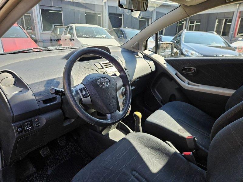 Toyota Yaris 1.0 5 porte Sol