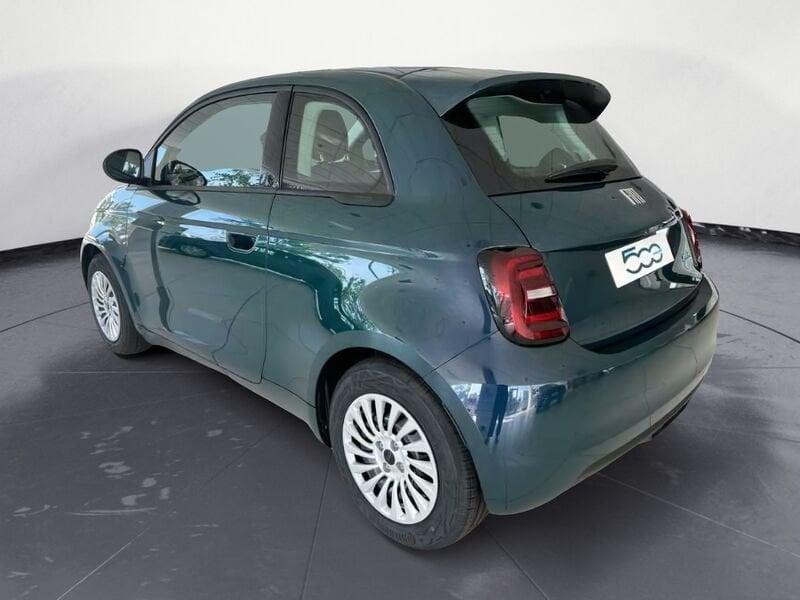 FIAT 500e 500 Nuova 500 Hatchback My23 La Nuova 500 - 320 Berlina