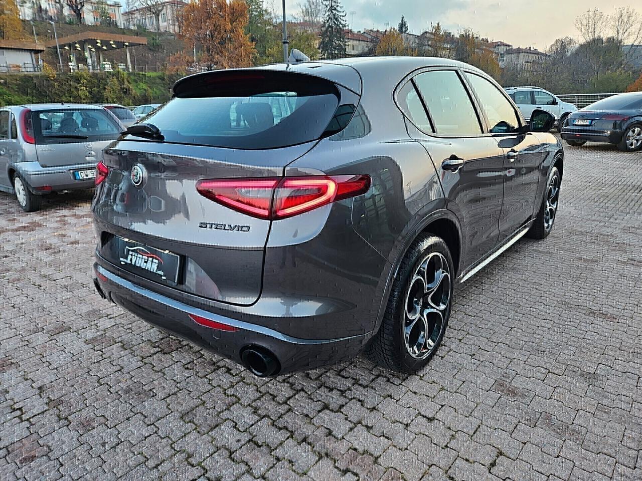 Alfa Romeo Stelvio 2.2 Turbodiesel 210 CV AT8 Q4 Veloce