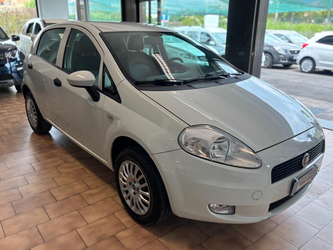 Fiat Punto 5p 1.4 natural power *NEOPATENTATI