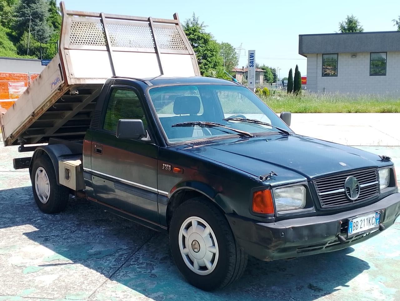 Tata Ribaltabile anno 99 cc 2.0 diesel