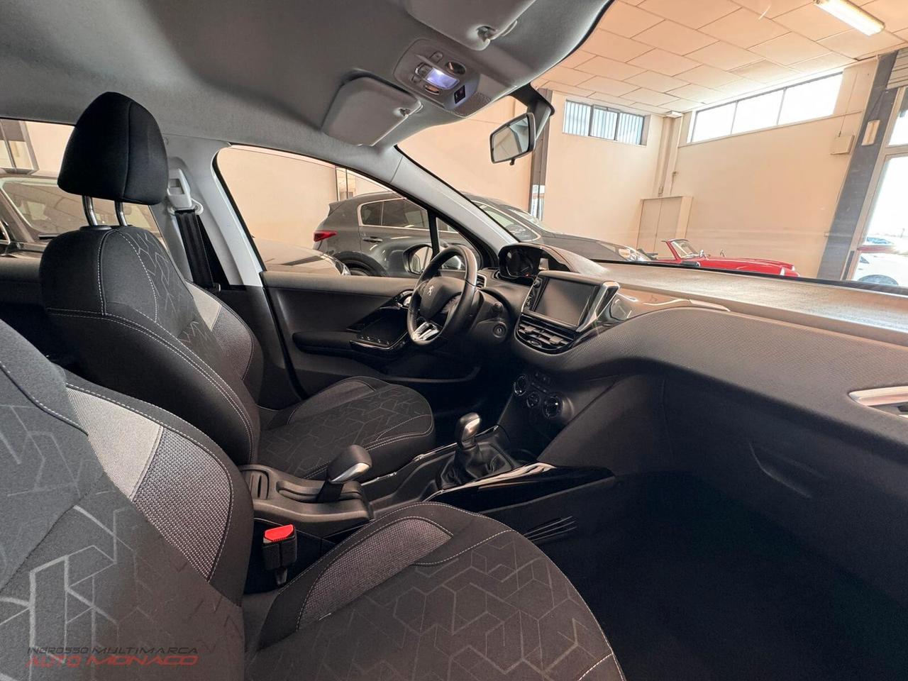 Peugeot 2008 BlueHDi 100cv Business 2019