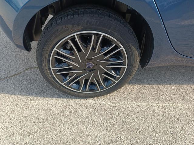 LANCIA Ypsilon 1.0 FireFly 5 porte S&S Hybrid Silver