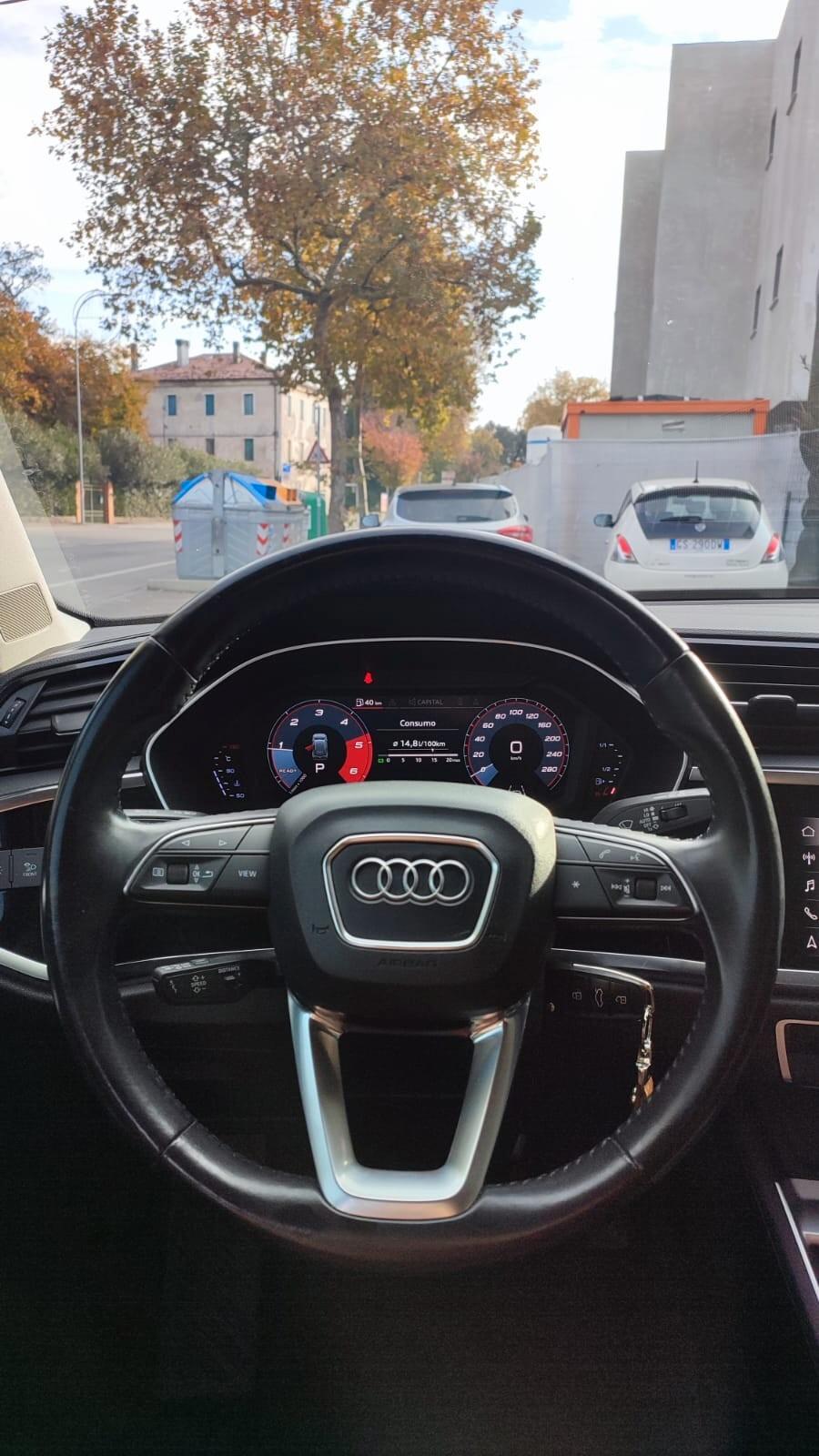 Audi Q3 40 TDI quattro S tronic Business Advanced