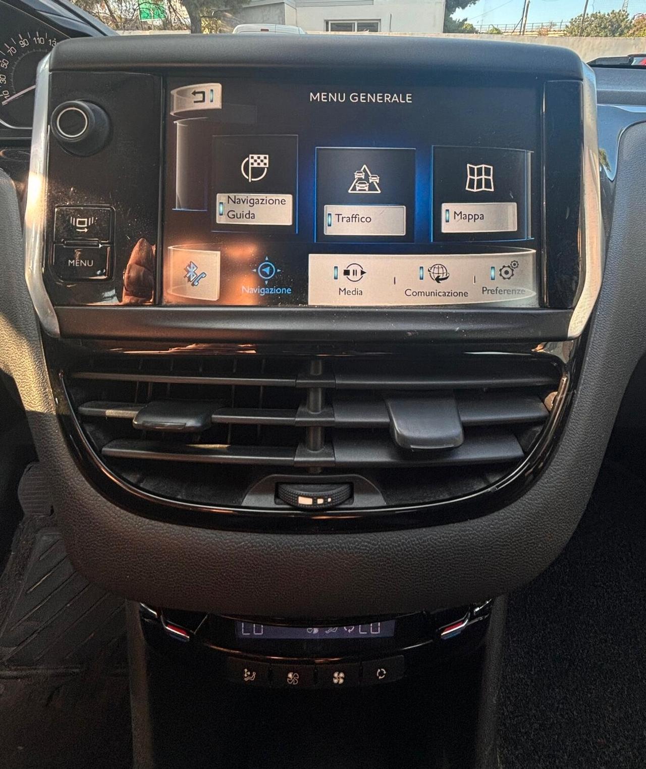 Peugeot 208 1.4 HDi 68 CV 5 porte Allure