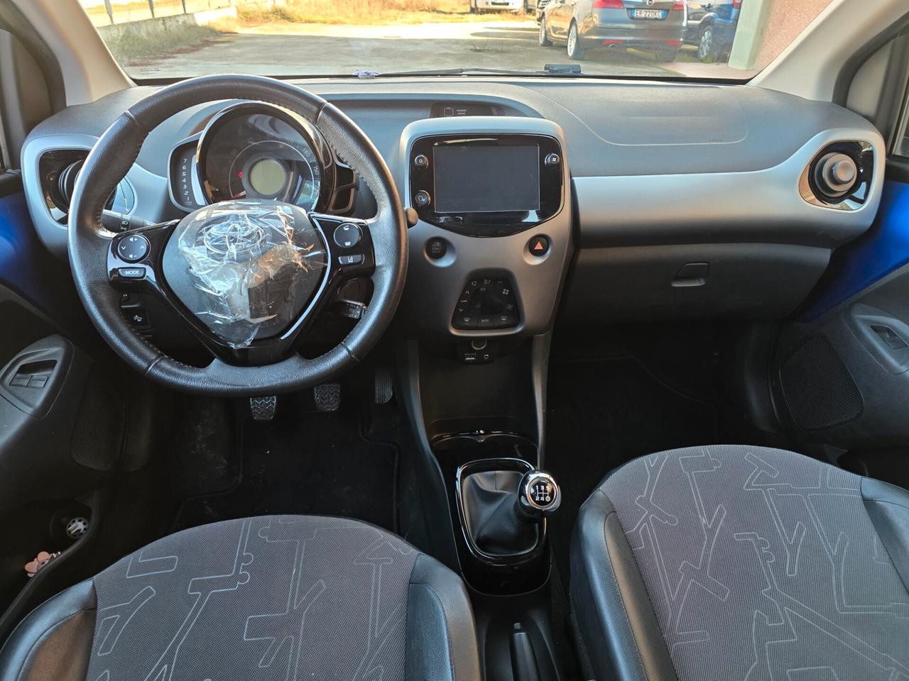 Toyota Aygo 1.0 VVT-i 72 CV 5 porte x-cite