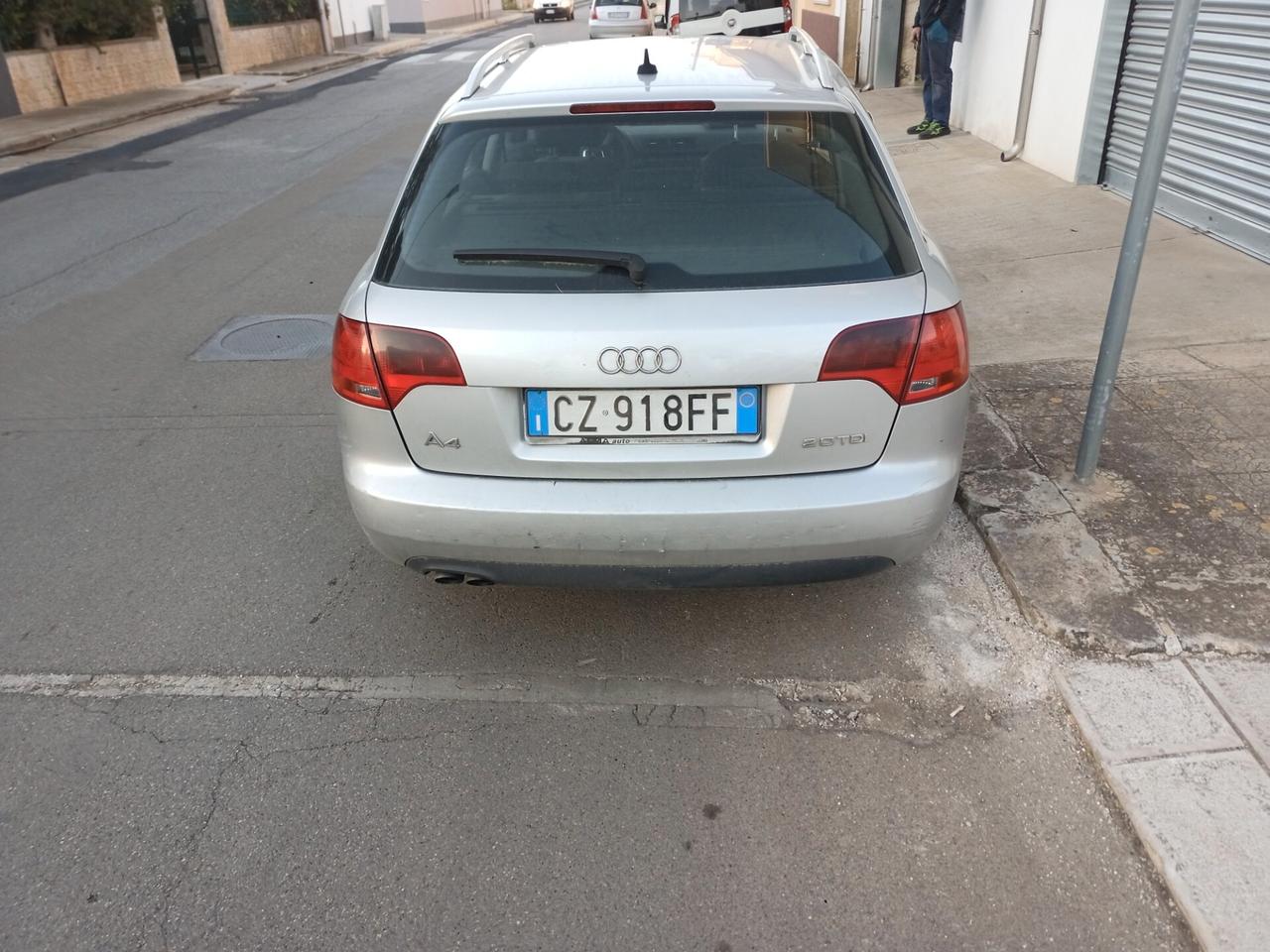 Audi A4 2.0 16V TDI sw (consuma acqua)