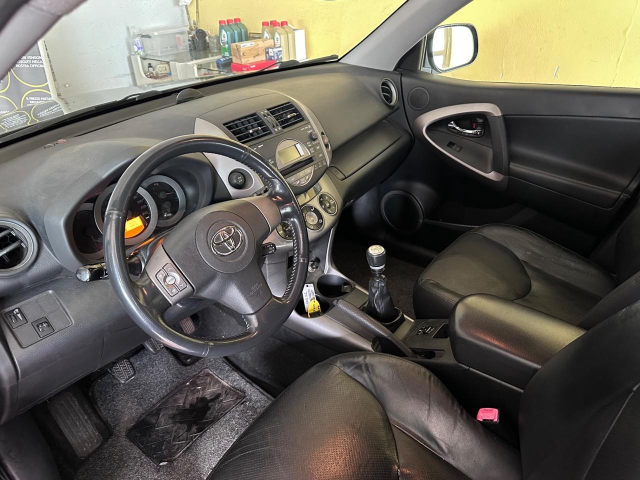 Toyota RAV 4 2.2diesel 177 CV Luxury gancio di traino