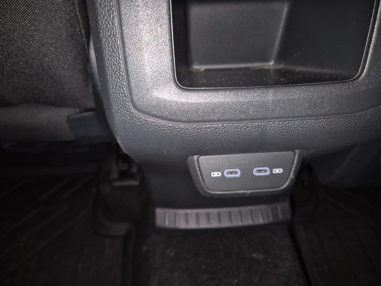 Volkswagen T-Cross 1.0 TSI R LINE